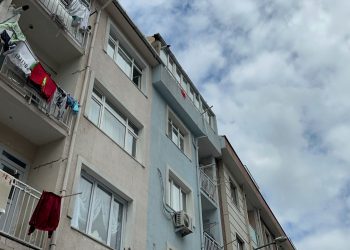 İstanbul’da pencerede hengameyi izlerken kalbinden vuruldu