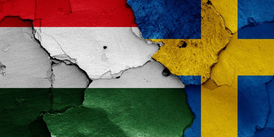 İsveç’e makus haber: Macaristan, NATO üyeliğine onay oturumunu erteledi