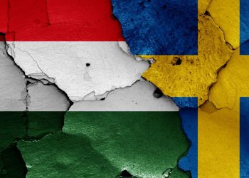 İsveç’e makus haber: Macaristan, NATO üyeliğine onay oturumunu erteledi