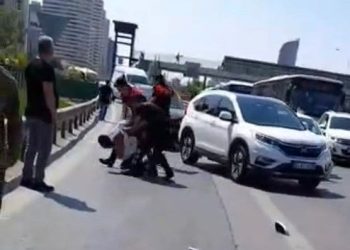 Kadıköy’de kovalamaca | Polis lastiklerine ateş açarak durdurdu