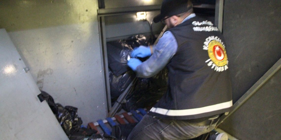 Kapıkule’de yolcu otobüsünde kaçakçılık operasyonu