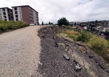 Karabük’te 2 okulun yakınında heyelan