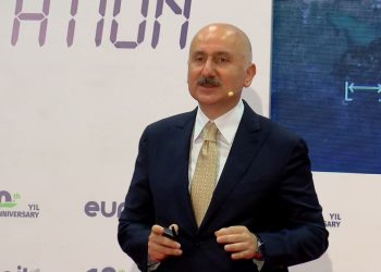 Karaismailoğlu, Ankara – İstanbul ortasını 80 dakikaya düşürecek projeyi anlattı