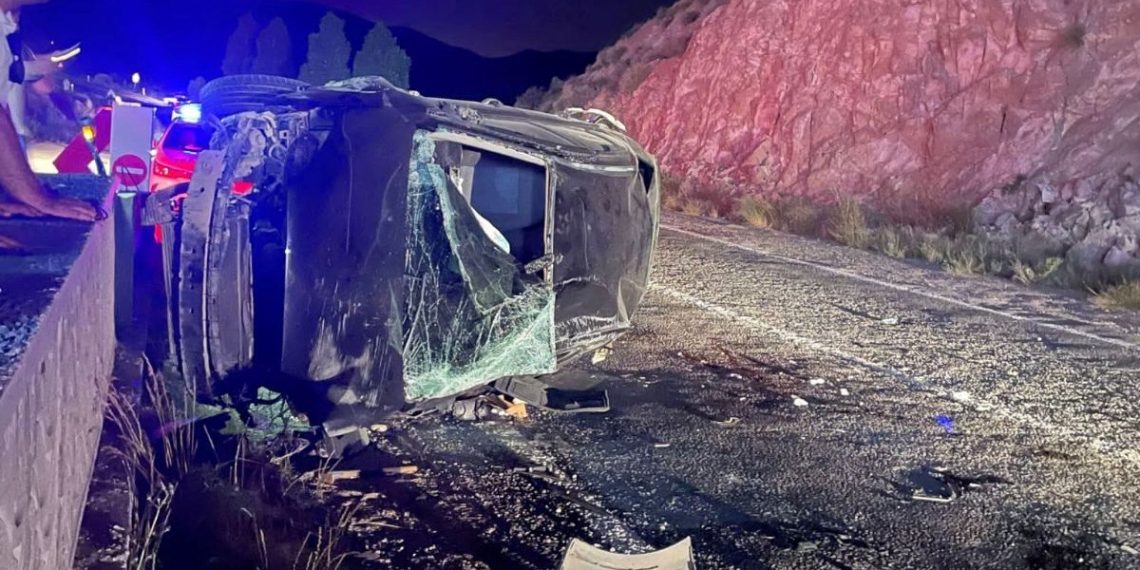 Kaza yapıp arabasından indi, bu sefer öteki araç çarptı