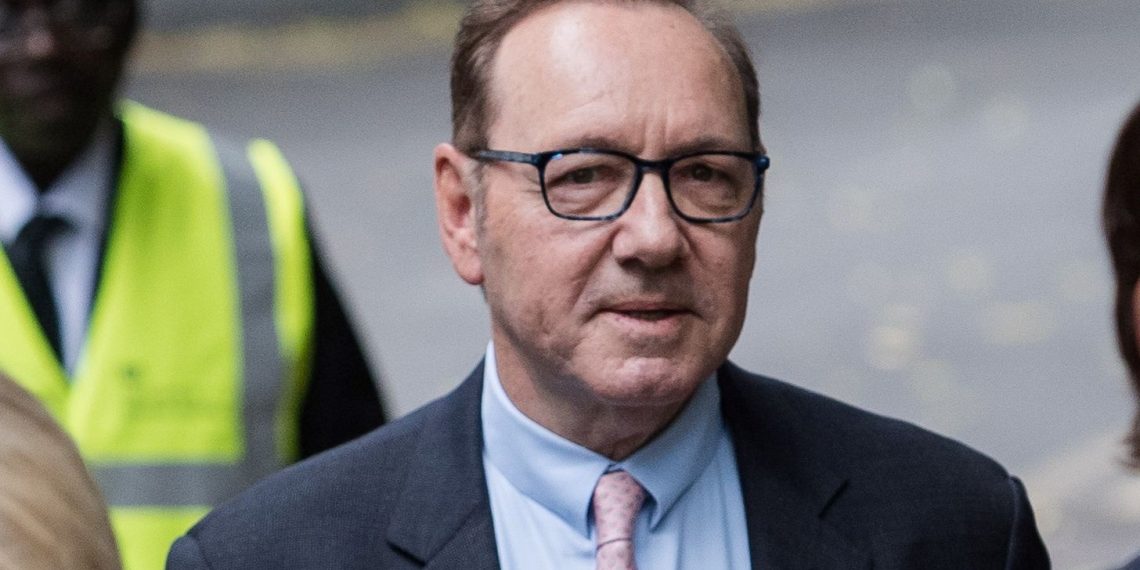 Kevin Spacey dört erkeğe cinsel saldırıdan yargılanıyor