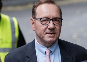 Kevin Spacey dört erkeğe cinsel saldırıdan yargılanıyor