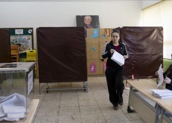 KKTC’de seçmenler orta seçim için sandık başında