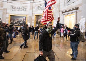Kongre baskınında polisi vuran şahsa ceza