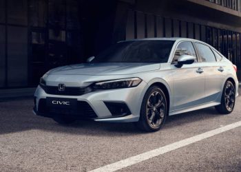 Kurdaki artış araba fiyatlarını da uçurdu: 8 modele daha artırım geldi