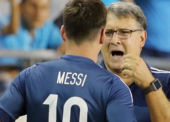 Lionel Messi ile teknik yönetici Tata tekrar bir ortada