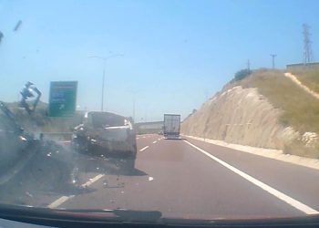 Makas atan şoför trafikte tehlike saçtı: 4 yaralı