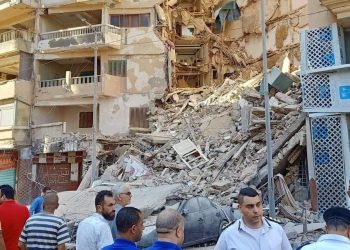 Mısır’da 13 katlı bina çöktü