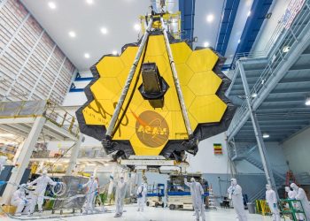 NASA’nın James Webb teleskobu birinci kere uzayda karbon molekülü tespit etti