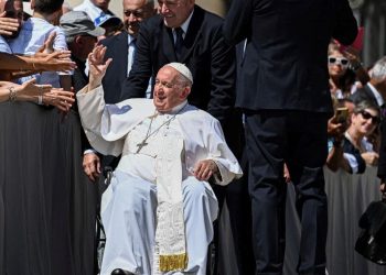 Papa Franciscus hastaneye yattı