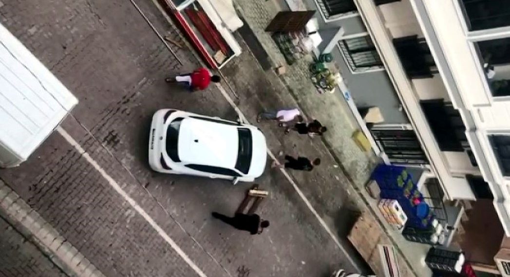 Pazarcılardan araç çekme operasyonu