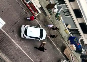 Pazarcılardan araç çekme operasyonu