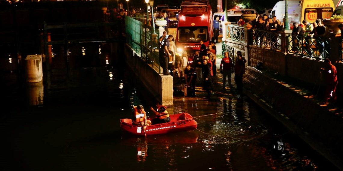 Porsuk Çayı’na giren iki bireyden biri boğuldu