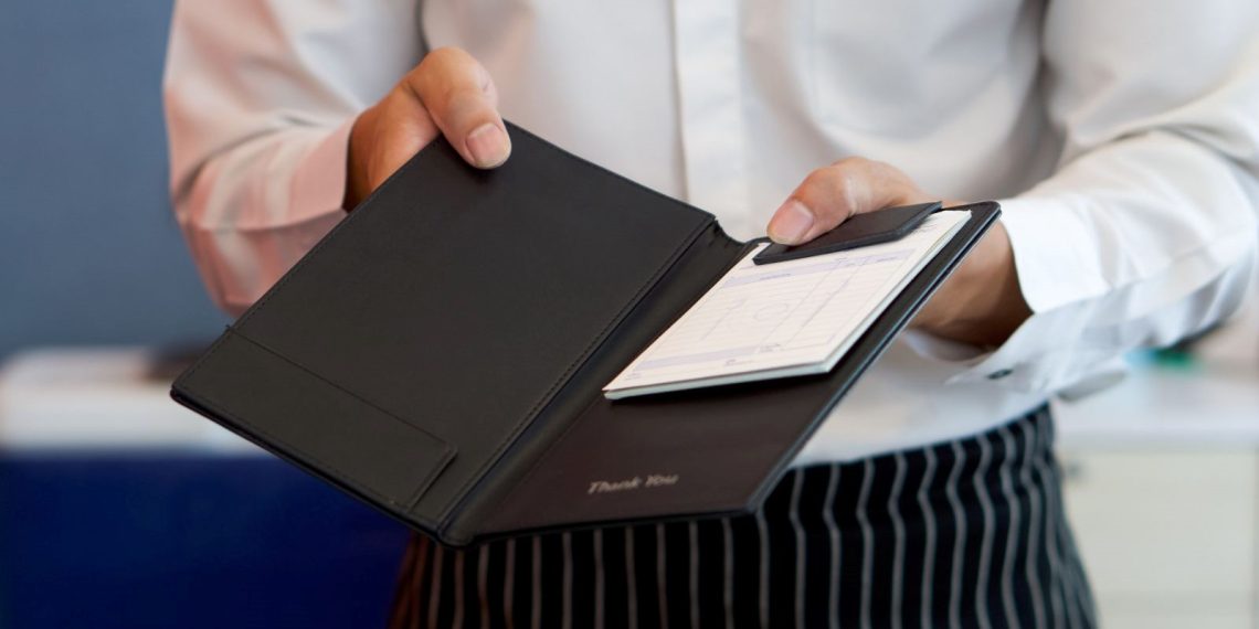 Restoranlarda servis fiyatı tartışması | Mecburî mu istekli mü?