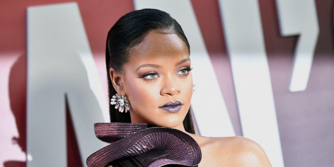 Rihanna iç çamaşırı markasının CEO’luk misyonundan ayrıldı