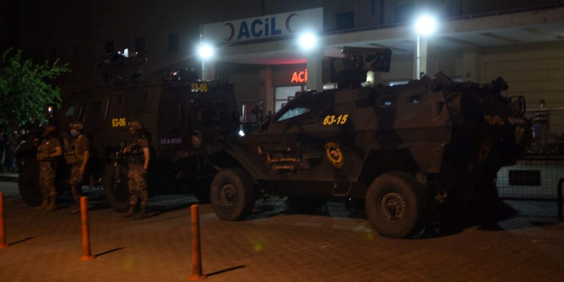 Şanlıurfa’da yol verme tartışması arbedeye dönüştü: 8 yaralı