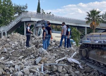 Sarsıntıdan 122 gün sonra enkazda cansız vücut bulundu