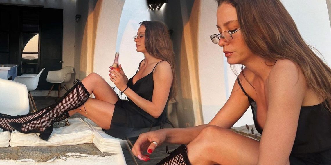 Serenay Sarıkaya’dan yeni tatil pozları