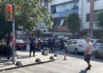 Seyir halindeki motosiklete kurşun yağmuru