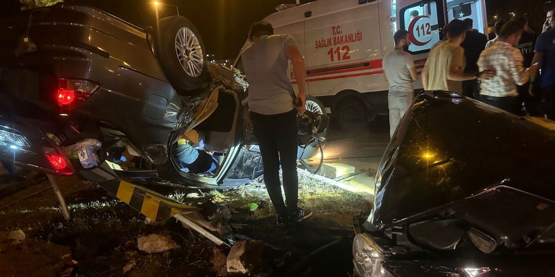 Siirt’te feci kaza | İki araba çarpıştı: 1 meyyit, 4 yaralı