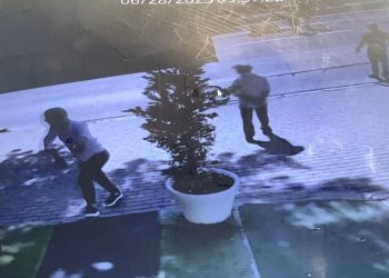 Sokak ortasında bıçaklı dehşet