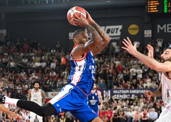 SON DAKİKA: Anadolu Efes, Türkiye Basketbol Muhteşem Ligi şampiyonu