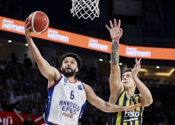 SON DAKİKA: Anadolu Efes, Türkiye Basketbol Muhteşem Ligi’nde finalde