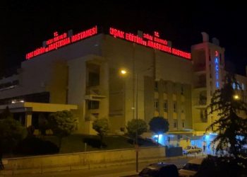 Uşak’ta zehirlenme kuşkusu: 25’i çocuk, 35 kişi hastaneye kaldırıldı