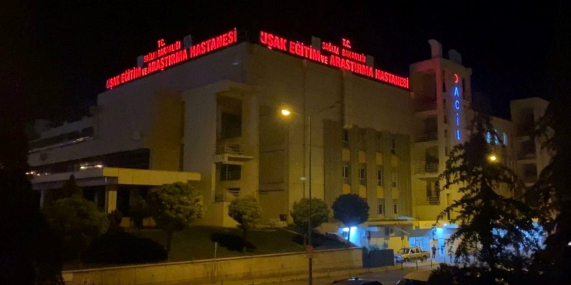 Uşak’ta zehirlenme kuşkusu: 19’u çocuk, 5’i bayan hastaneye kaldırıldı