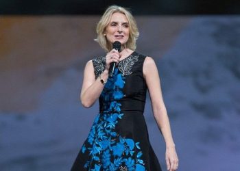 “Ye, Dua Et, Sev”in müellifi yansılar üzerine kitabını yayımlamaktan vazgeçti