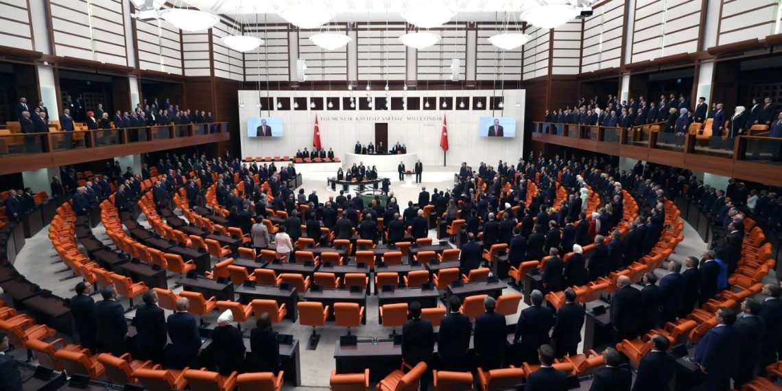 Yeni yasama periyodunda gözler Meclis’te | Maaş artışlarına yönelik teklif geliyor