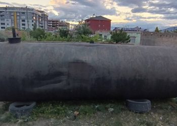 Yer altına gizlenmiş 80 tonluk yakıt tankı ele geçirildi