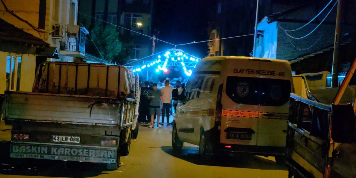 16 yaşındaki kız 10 yaşındaki çocuğu dövüp babasını bıçakladı