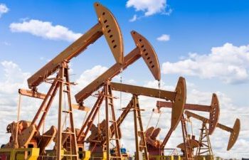 Petrol kesintileri ve fiyat düşüşü Suudi Arabistan ekonomisine yansıdı