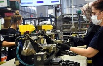 Sanayide ihracat azaldı ama yedi sektör satış rekoru kırdı