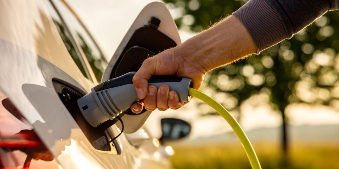 AB onayladı: Elektrikli araçların şarj istasyonları artırılacak