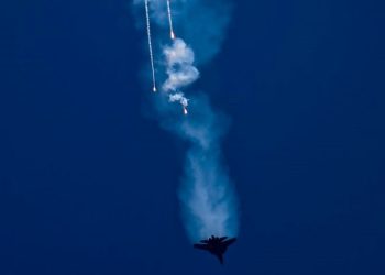 ABD: Rus uçağı, ABD İHA’sını “chaff fişeği” bırakarak taciz etti