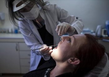 Ağız sıhhati ile beyin hacminin küçülmesi temaslı olabilir