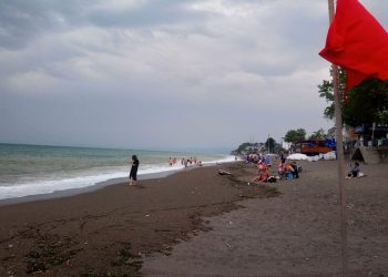 Akçakoca’da denize girmek yasaklandı