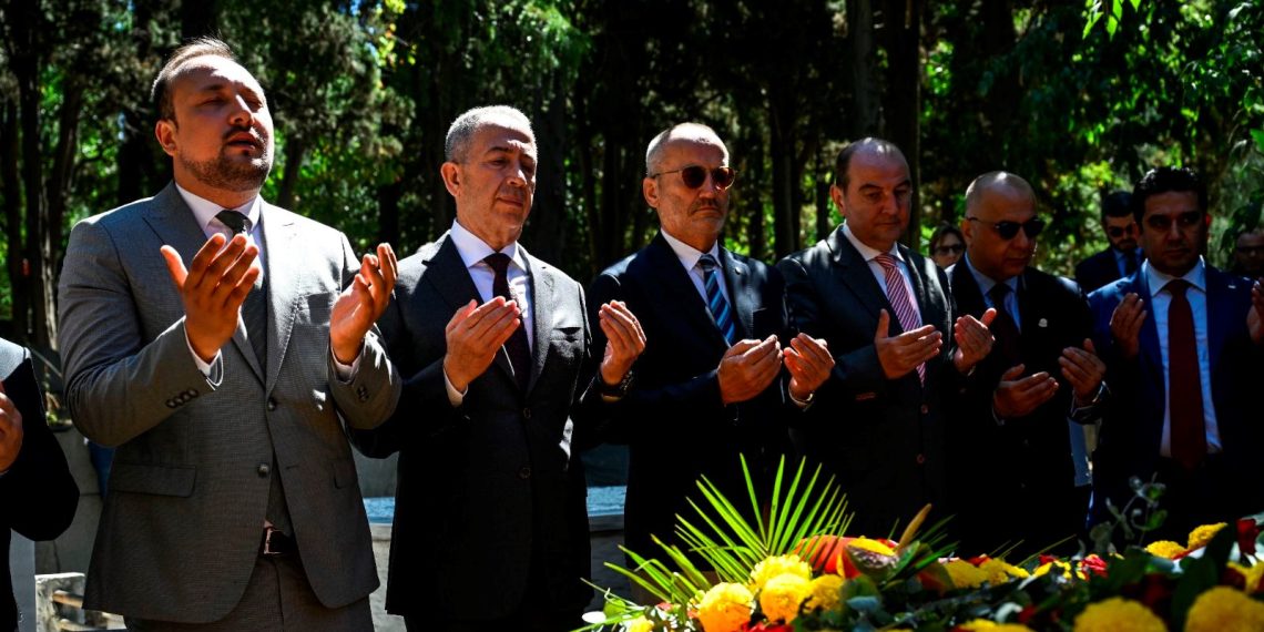 Ali Sami Yen, vefatının 72. yıl dönümünde kabri başında anıldı