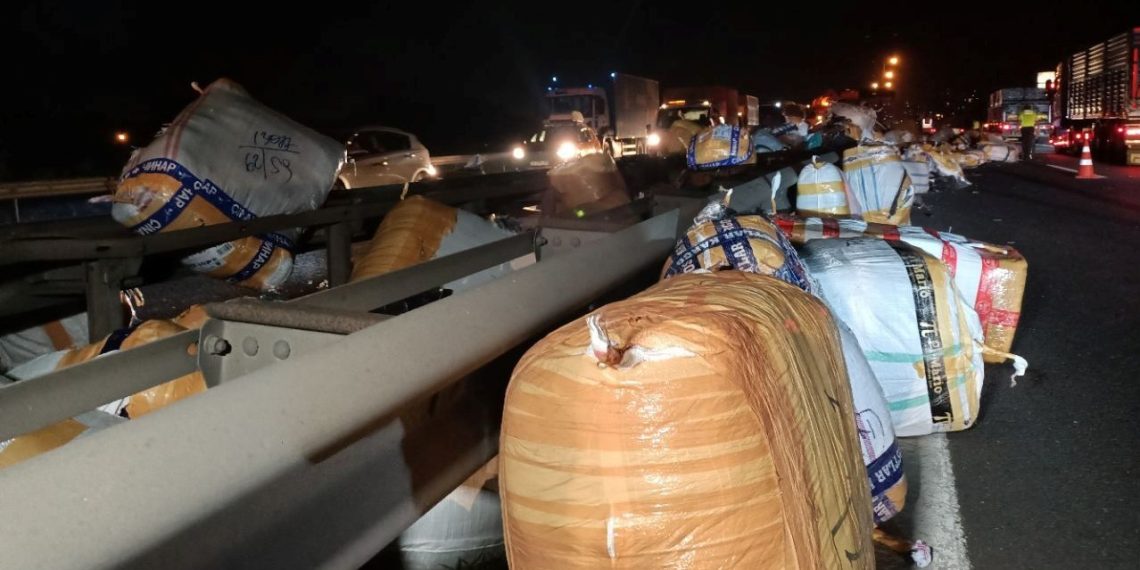 Anadolu Otoyolu’nun Kocaeli kısmındaki trafik kazası ulaşımı aksattı