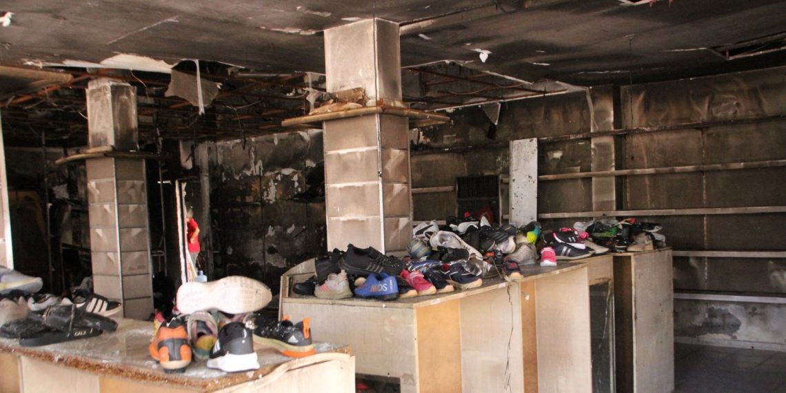 Antalya’da ayakkabı mağazasında yangın