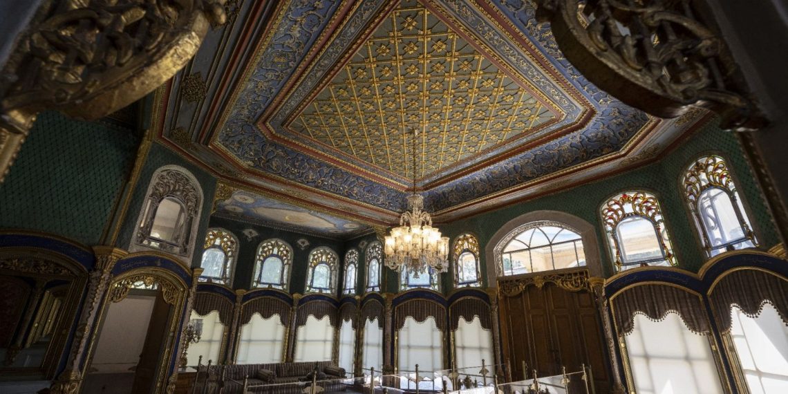 Aynalıkavak Kasrı asırlardır ihtişamını koruyor