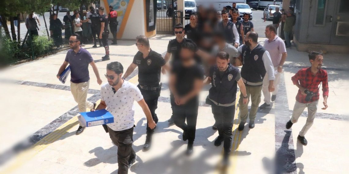 Bağlantı vaadiyle dolandırıcılık şebekesine operasyon