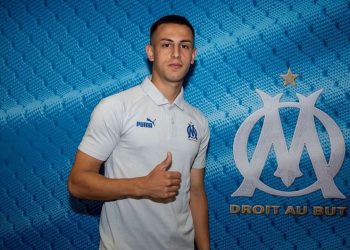 Bartuğ Elmaz kimdir? Fenerbahçe ile ismi anılan Bartuğ Elmaz kaç yaşında, hangi mevkide oynuyor?