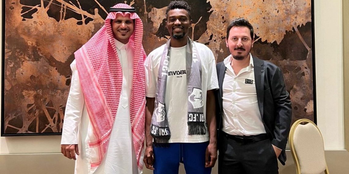 Bernard Mensah, Al-Tai ile kontrat imzaladı